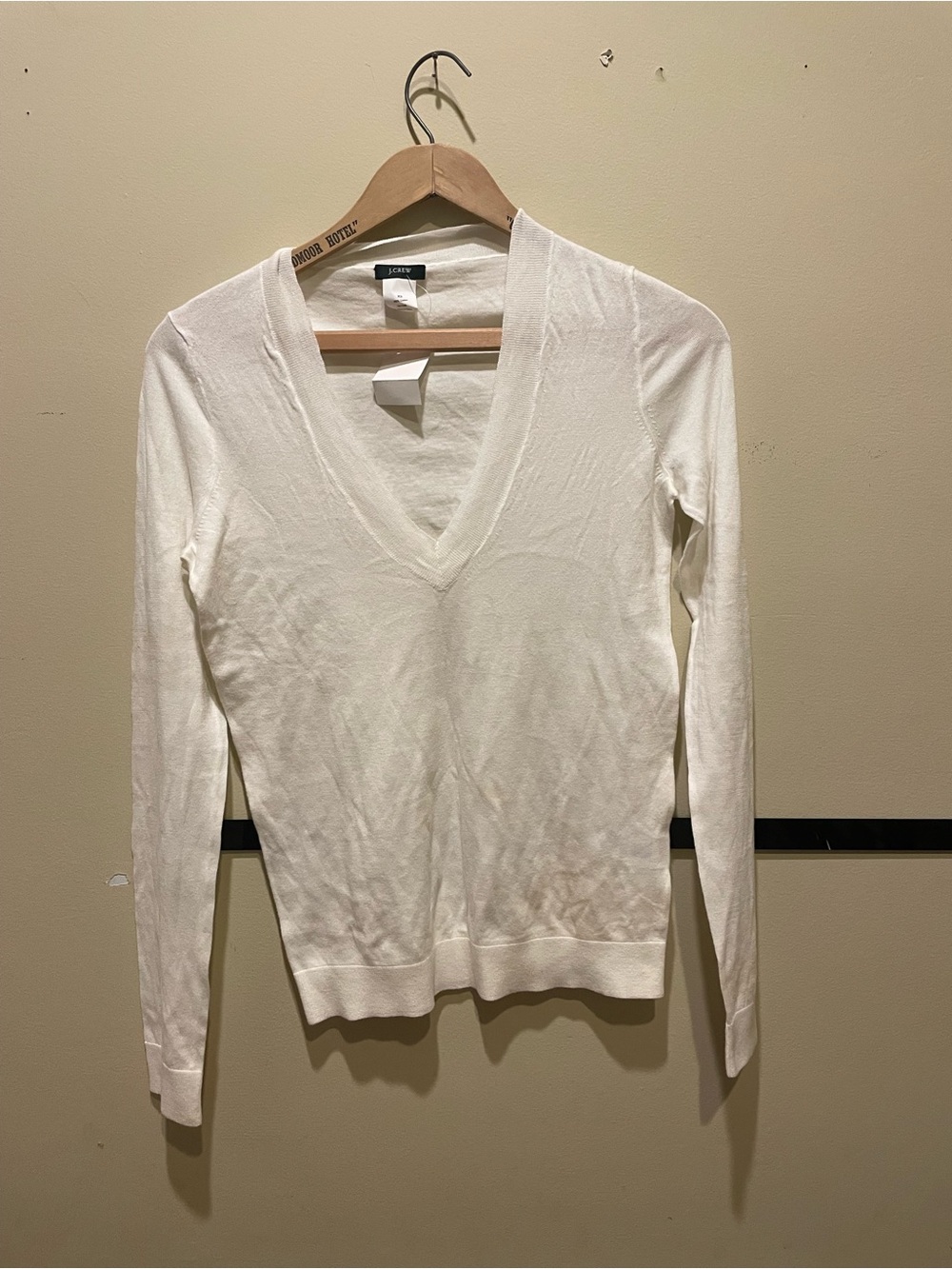 J. Crew Cream V-Neck Lightweight Sweater Size XS NWT white